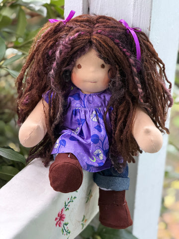 Sitting Friend - Bailey