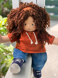 Sitting Friend - Elisheva (sunkissed skin tone)