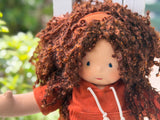 Sitting Friend - Elisheva (sunkissed skin tone)