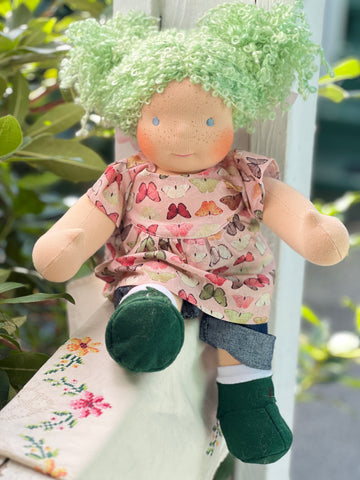 Sitting Friend - Kiwi