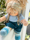 Sitting Friend - Lea