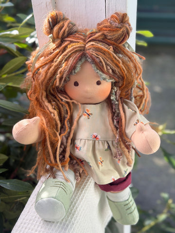 Sitting Friend - Elsie