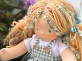 Sitting Friend - Penelope (sun-kissed skin tone)