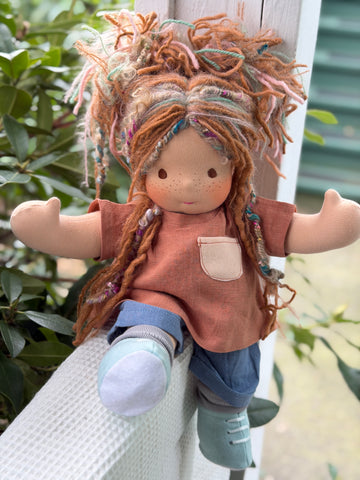 Sitting Friend - Alissa