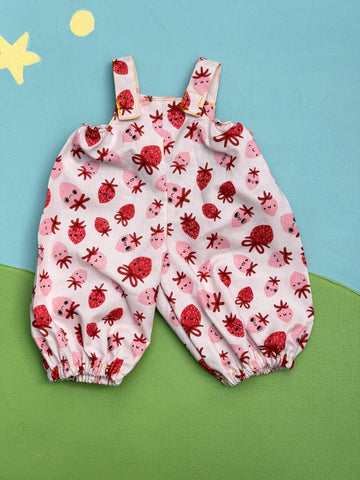 Classic/Sitting Friend Poof Overalls Strawberry