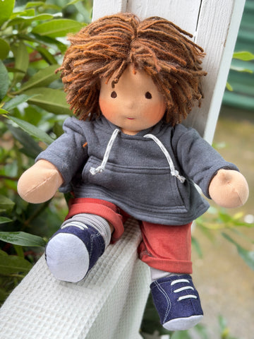 Sitting Friend - Tobias