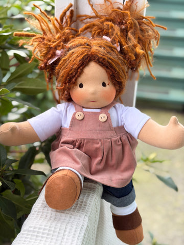 Sitting Friend - Rue