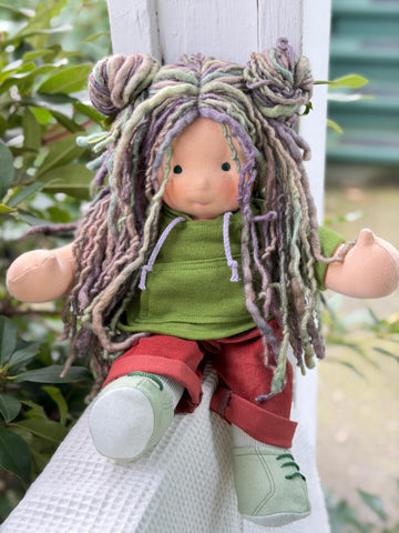 Sitting Friend - Lux