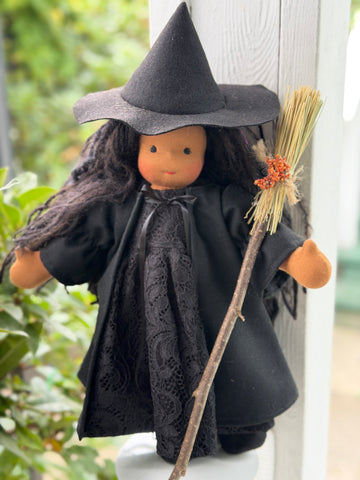 Little Friend Witch Raven (le mocha)