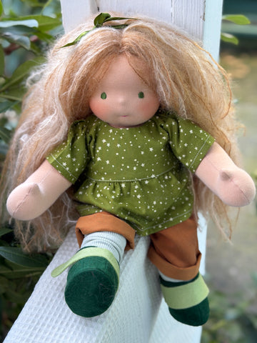 Sitting Friend - Ella