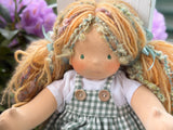 Sitting Friend - Penelope (sun-kissed skin tone)