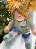 Sitting Friend - Robyn (sun-kissed skin tone)
