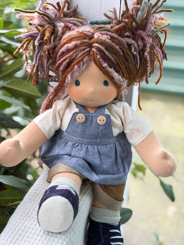 Sitting Friend - Lisa