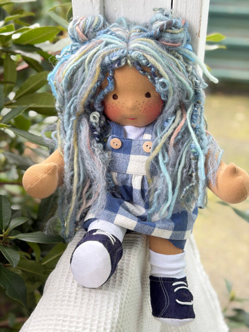 Sitting Friend - Aelin (mocha)