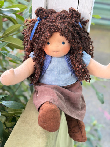 Sitting Friend - Maple