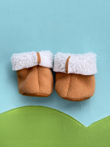 Sitting Friend Ugg Boots