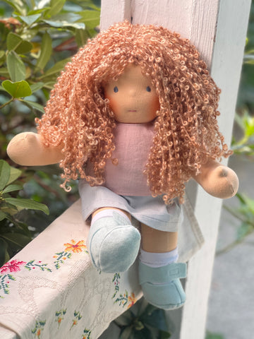 Sitting Friend - Bianca