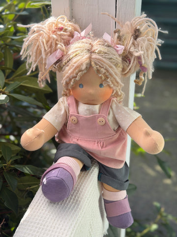 Sitting Friend - Cora