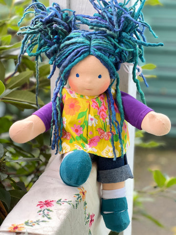 Sitting Friend - Seraphina