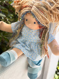 Sitting Friend - Daphne (sun-kissed skin tone)
