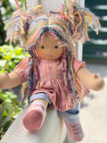 Sitting Friend - Rose (sunkissed skin tone)