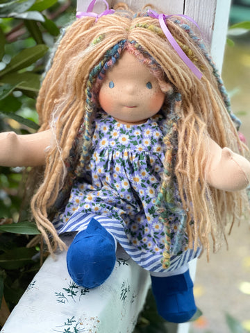 Sitting Friend -  Isla