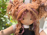 Sitting Friend - Mia (sunkissed skin tone)