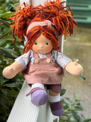 Sitting Friend - Piper