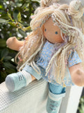 Sitting Friend - Wisteria