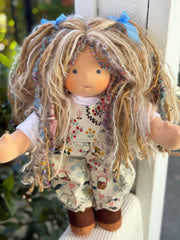 Sitting Friend Francesca (sunkissed)