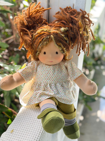 Sitting Friend - Calla