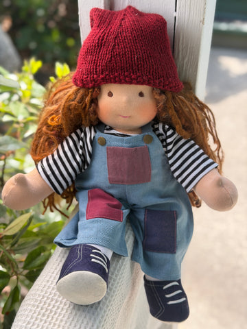 Sitting Friend -Forest (sun-kissed skin tone)