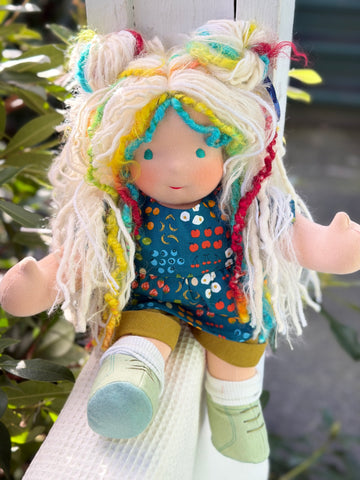 Sitting Friend - Zoe