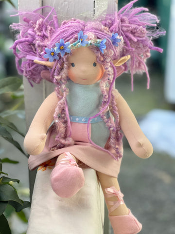 Little Forever Friend Petal Fairy - Dianthe Lily  (Fair)