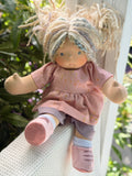 Sitting Friend - Natalie (sun-kissed skin tone)
