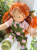 Sitting Friend - Amber (sun-kissed skin tone)