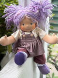 Sitting Friend - Alice (sun-kissed skin tone)
