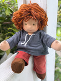 Sitting Friend - Theo (sun-kissed skin tone)
