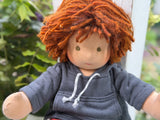 Sitting Friend - Theo (sun-kissed skin tone)