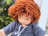 Sitting Friend - Theo (sun-kissed skin tone)