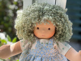Sitting Friend - Phoebe (sunkissed skin tone)
