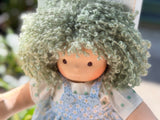 Sitting Friend - Phoebe (sunkissed skin tone)
