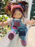 Sitting Friend - Ainsley (sun-kissed skin tone)
