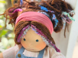 Sitting Friend - Ainsley (sun-kissed skin tone)