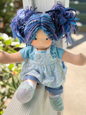 Sitting Friend - Oriella (sun-kissed skin tone)