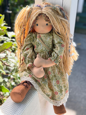 Forever Friend  - Yarrow (sunkissed skin tone)