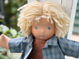Sitting Friend - Elliot (sun-kissed skin tone)