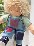 Sitting Friend - Thomas (sun-kissed skin tone)