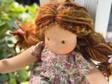 Sitting Friend - Nicolette (sun-kissed skin tone)