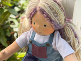 Sitting Friend - Isabella (sun-kissed skin tone)
